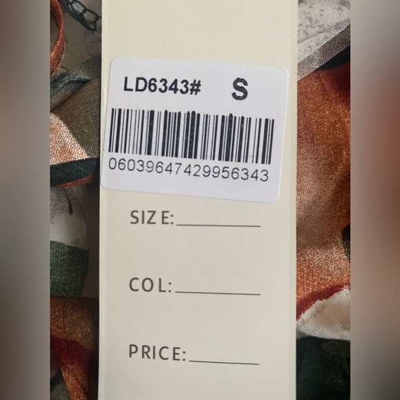 Julia Print Maxi Dress - Picture 7 of 7